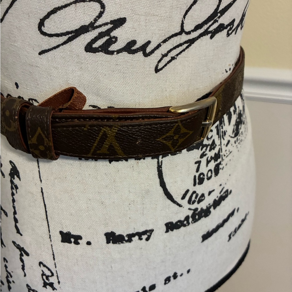 LOUIS VUITTON MONOGRAM VINTAGE BUCKLE BELT - Picture 3 of 16